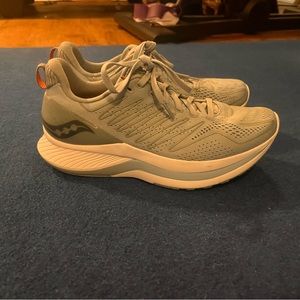 Saucony endorphin shift size 9.5 blue